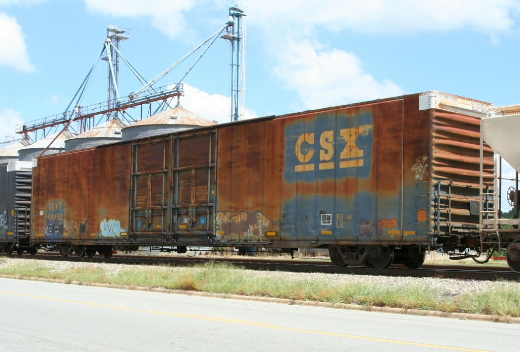 CSX 180662 on Q689